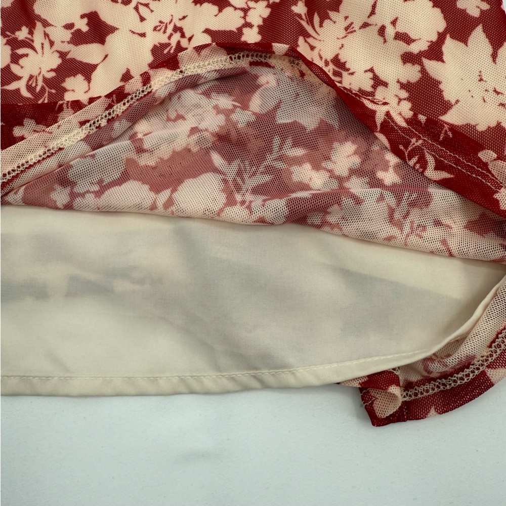 NWT Evereve Hudson Cami Tank Size M Red and Ivory Floral Lined Ruffle - Picture 5 of 7